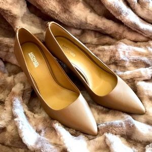 MICHAEL Micheal Kors Dorothy Flex Pump-Nude